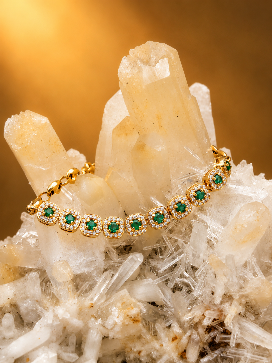 PULSERA ESMERALDAS EN MARCOS DE LUZ