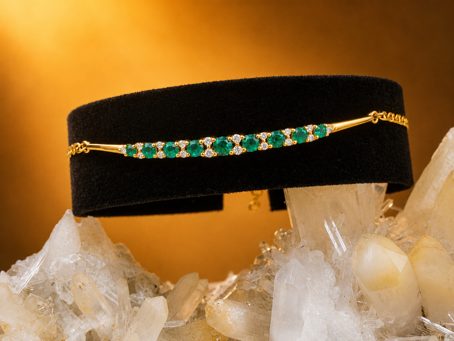 BRAZALETE MEDIO ARO Y ESMERALDAS